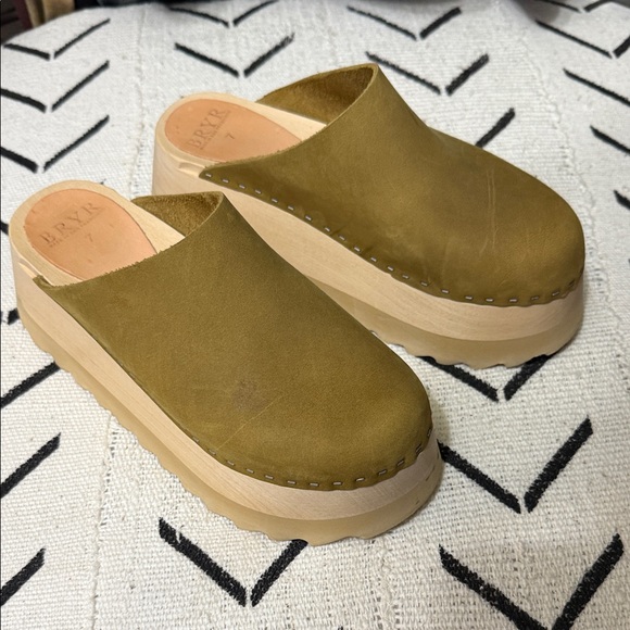 Bryr green Women's Clogs 37 - Picture 5 of 9